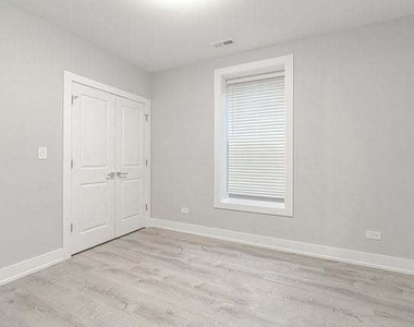 13443 Greenwood Avenue - Photo Thumbnail 17