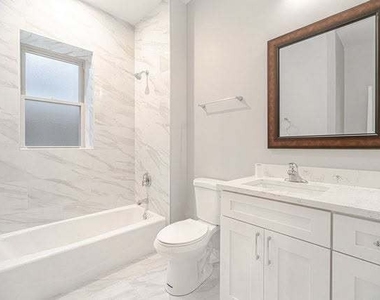 13443 Greenwood Avenue - Photo Thumbnail 16