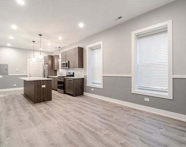 13443 Greenwood Avenue - Photo Thumbnail 20