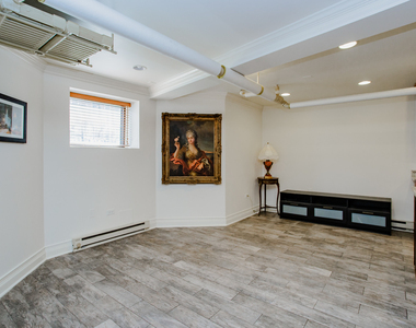 622 W Briar Place - Photo Thumbnail 4