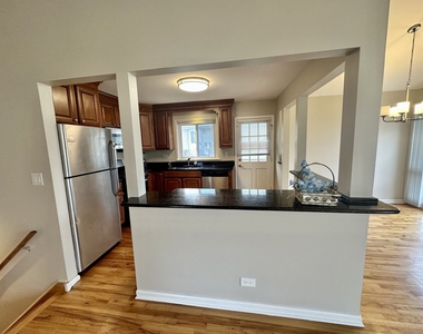 1243 S Mitchell Avenue - Photo Thumbnail 5