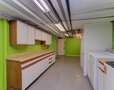6833 S Cregier Avenue - Photo Thumbnail 32