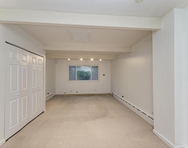 6833 S Cregier Avenue - Photo Thumbnail 18