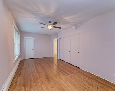 6833 S Cregier Avenue - Photo Thumbnail 29