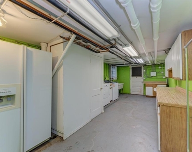 6833 S Cregier Avenue - Photo Thumbnail 30