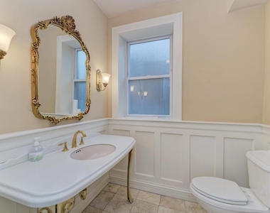 6833 S Cregier Avenue - Photo Thumbnail 9