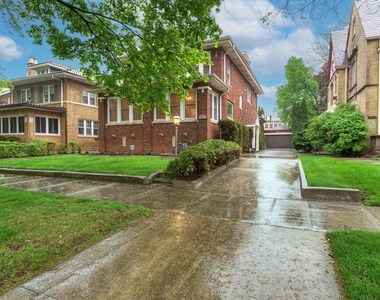 6833 S Cregier Avenue - Photo Thumbnail 1