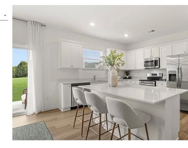 204 Paisley Way - Photo Thumbnail 1