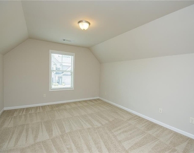 7490 Silk Tree Pointe - Photo Thumbnail 20