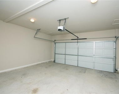 7490 Silk Tree Pointe - Photo Thumbnail 31