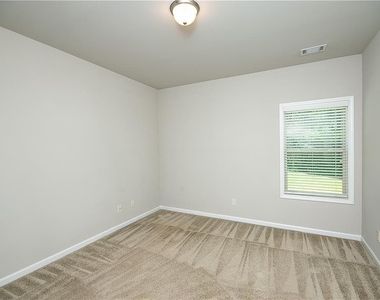 7490 Silk Tree Pointe - Photo Thumbnail 22