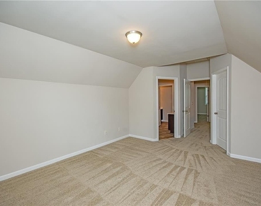 7490 Silk Tree Pointe - Photo Thumbnail 21