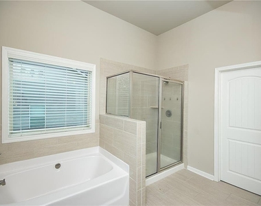 7490 Silk Tree Pointe - Photo Thumbnail 16