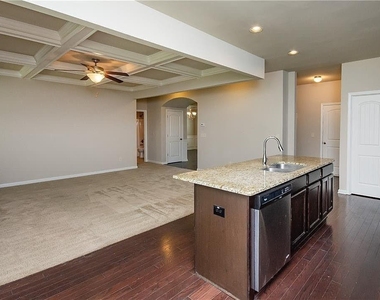 7490 Silk Tree Pointe - Photo Thumbnail 6