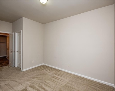 7490 Silk Tree Pointe - Photo Thumbnail 23