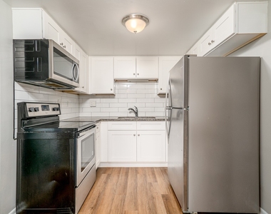 315 W Kimbell Avenue - Photo Thumbnail 2