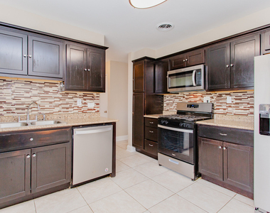 4852 Carol Street - Photo Thumbnail 11