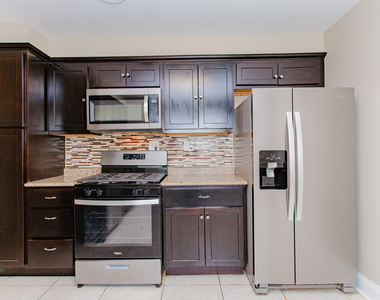 4852 Carol Street - Photo Thumbnail 12