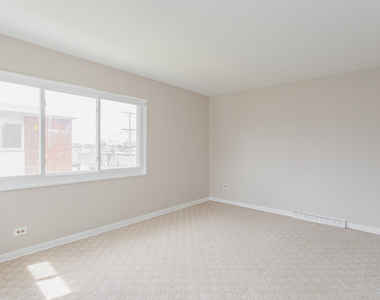 4852 Carol Street - Photo Thumbnail 14