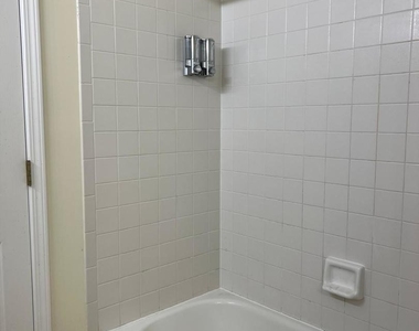 2308 Sedgwick Court - Photo Thumbnail 17
