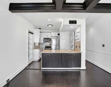 2840 Peachtree Road - Photo Thumbnail 6