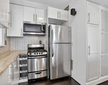 2840 Peachtree Road - Photo Thumbnail 8