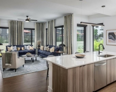 10 Tower Street Nw - Photo Thumbnail 1