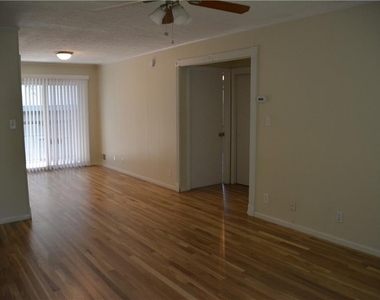 1299 Cumberland Road Ne - Photo Thumbnail 2