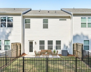 352 Stately Oaks Court - Photo Thumbnail 44