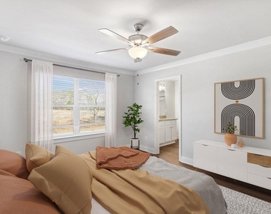 352 Stately Oaks Court - Photo Thumbnail 25