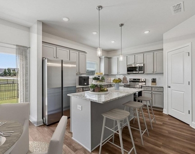352 Stately Oaks Court - Photo Thumbnail 13
