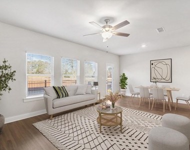 352 Stately Oaks Court - Photo Thumbnail 3