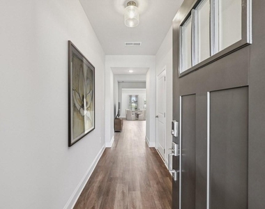 352 Stately Oaks Court - Photo Thumbnail 2