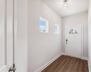 352 Stately Oaks Court - Photo Thumbnail 2