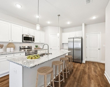 352 Stately Oaks Court - Photo Thumbnail 16