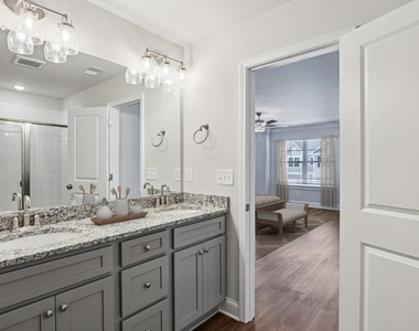 352 Stately Oaks Court - Photo Thumbnail 38