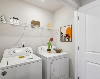 352 Stately Oaks Court - Photo Thumbnail 34