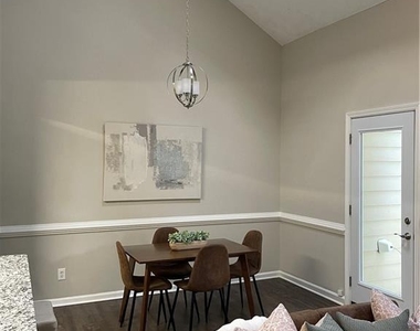 1068 Travelers Trail Nw - Photo Thumbnail 6