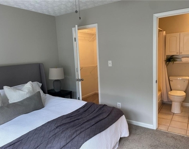 1068 Travelers Trail Nw - Photo Thumbnail 18