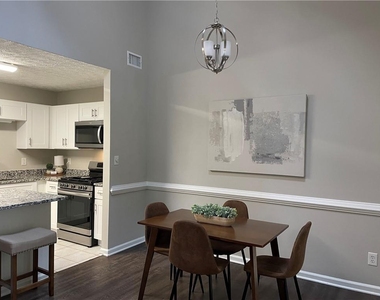 1068 Travelers Trail Nw - Photo Thumbnail 7