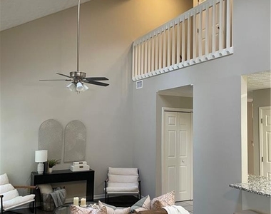 1068 Travelers Trail Nw - Photo Thumbnail 8
