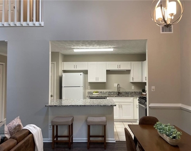 1068 Travelers Trail Nw - Photo Thumbnail 1