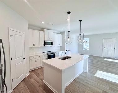 560 Aberdeen Meadow Lane - Photo Thumbnail 3