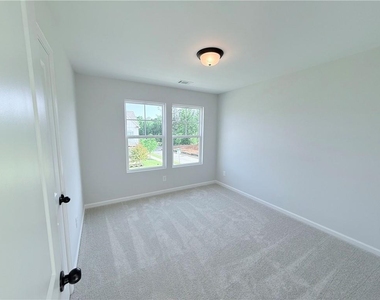 560 Aberdeen Meadow Lane - Photo Thumbnail 10