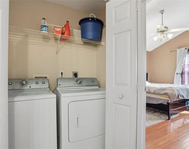 205 Oak Grove - Photo Thumbnail 9