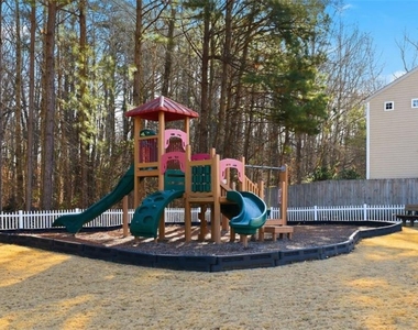 205 Oak Grove - Photo Thumbnail 15