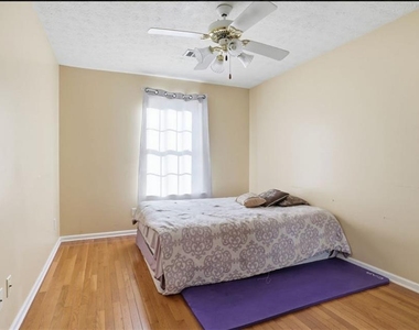 205 Oak Grove - Photo Thumbnail 11