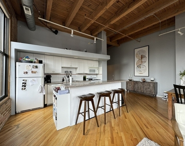 616 W Fulton Street - Photo Thumbnail 9