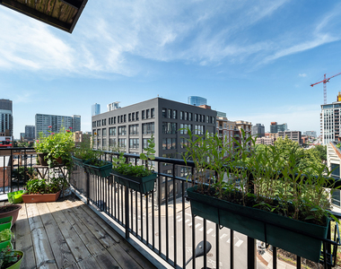 616 W Fulton Street - Photo Thumbnail 23