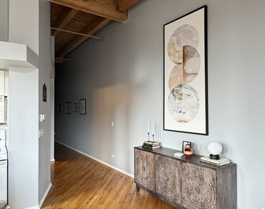 616 W Fulton Street - Photo Thumbnail 11